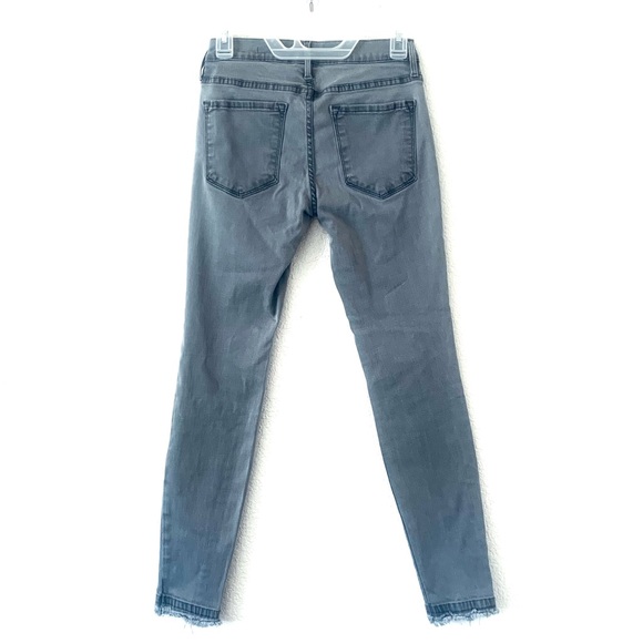 FRAME Denim Le Skinny de Jeanne jeans, gray, raw hem, size 26. - Picture 6 of 8